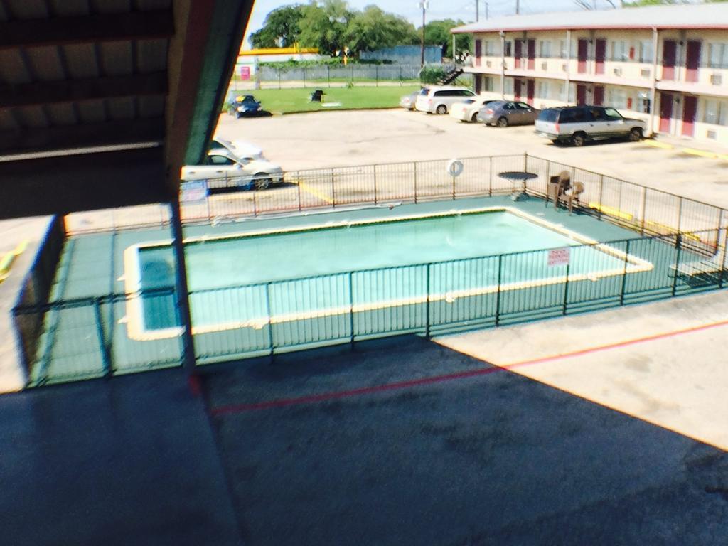 Austin Motor Inn Екстер'єр фото