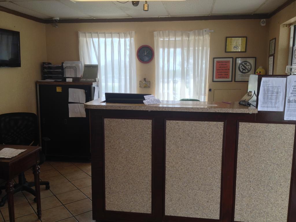 Austin Motor Inn Екстер'єр фото